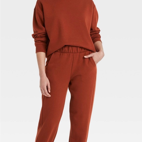 A New Day sweatsuit - Picture 3 of 11